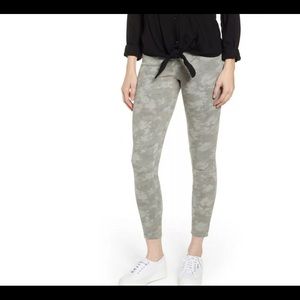 Spanx Jean-ish Leggings Stone Wash Camo NWT Med
